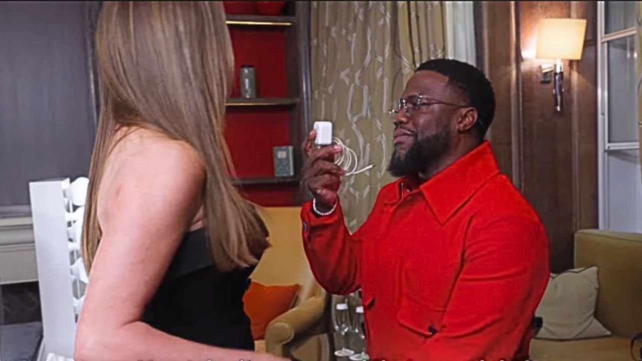 How Kevin Hart and Sofía Vergara Bond Over Phone Chargers